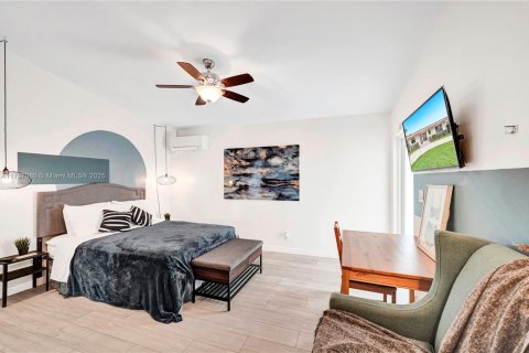 Casa en venta en Hollywood, Florida, 5 dormitorios, 441.56 m2 № 1763380 - foto 18