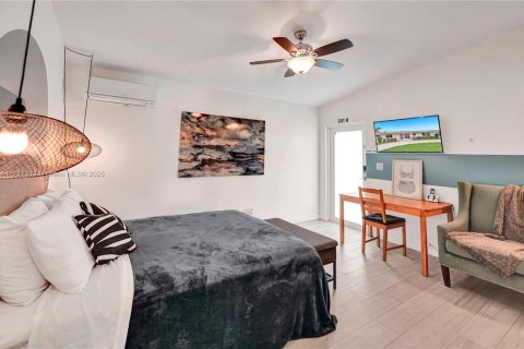 Casa en venta en Hollywood, Florida, 5 dormitorios, 441.56 m2 № 1763380 - foto 17