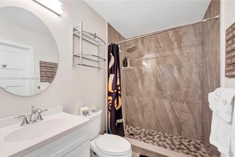 Casa en venta en Hollywood, Florida, 5 dormitorios, 441.56 m2 № 1763380 - foto 20