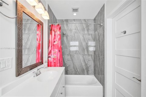 Casa en venta en Hollywood, Florida, 5 dormitorios, 441.56 m2 № 1763380 - foto 10