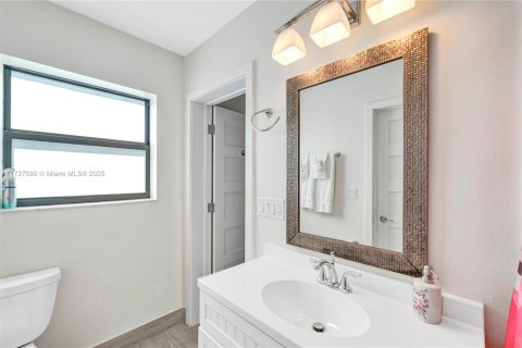 Casa en venta en Hollywood, Florida, 5 dormitorios, 441.56 m2 № 1763380 - foto 11