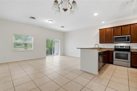 Touwnhouse à louer à Orlando, Floride: 3 chambres, 126.9 m2 № 2096381 - photo 2