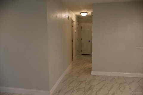 House in Apollo Beach, Florida 3 bedrooms, 147.71 sq.m. № 2234779 - photo 27