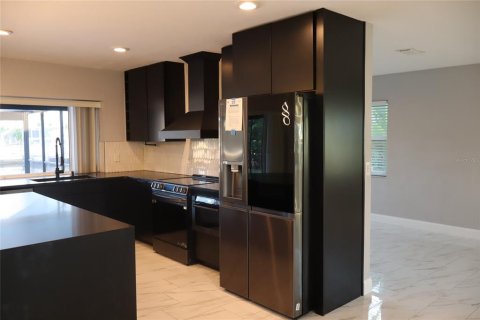 House in Apollo Beach, Florida 3 bedrooms, 147.71 sq.m. № 2234779 - photo 20