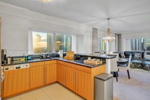 Condominio en venta en Miami, Florida, 2 dormitorios, 162.3 m2 № 1783736 - foto 6