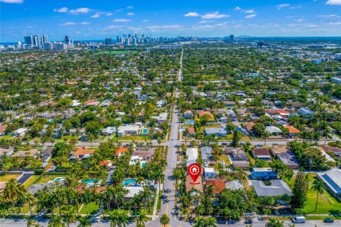 Propiedad comercial en venta en Hollywood, Florida № 1964857 - foto 19