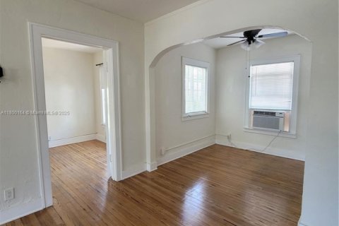 Propiedad comercial en venta en Hollywood, Florida № 1964857 - foto 23