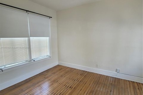 Propiedad comercial en venta en Hollywood, Florida № 1964857 - foto 24