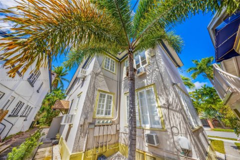 Propiedad comercial en venta en Hollywood, Florida № 1964857 - foto 8