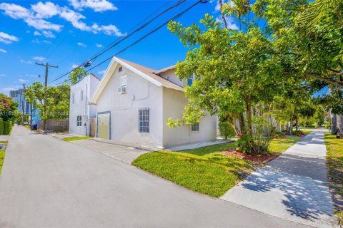 Propiedad comercial en venta en Hollywood, Florida № 1964857 - foto 9