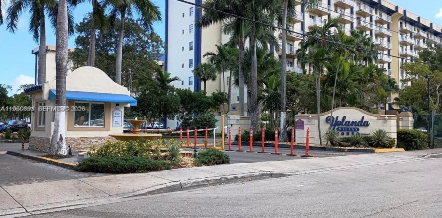 Condo in Miami, Florida, 1 bedroom  № 2023640