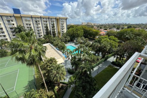 Condo in Miami, Florida, 1 bedroom  № 2023640 - photo 14