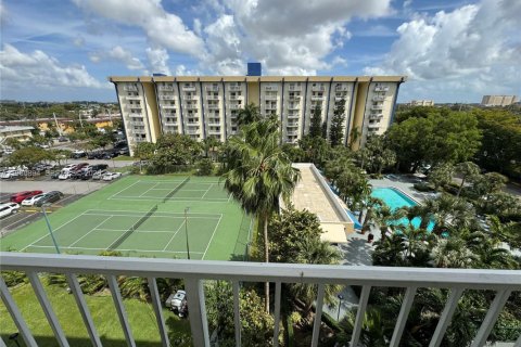 Condo in Miami, Florida, 1 bedroom  № 2023640 - photo 13