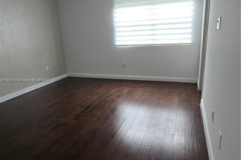 Casa en alquiler en Doral, Florida, 4 dormitorios, 201.6 m2 № 1941962 - foto 21