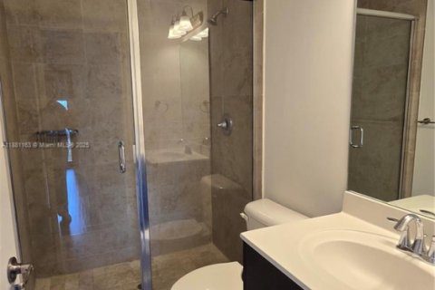 Villa ou maison à louer à Doral, Floride: 4 chambres, 201.6 m2 № 1941962 - photo 19