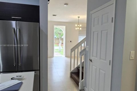 Casa en alquiler en Doral, Florida, 4 dormitorios, 201.6 m2 № 1941962 - foto 11