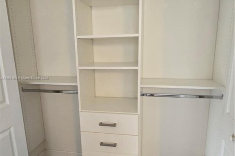 Villa ou maison à louer à Doral, Floride: 4 chambres, 201.6 m2 № 1941962 - photo 20