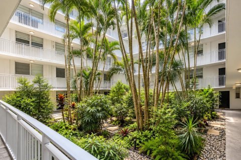 Copropriété à vendre à Miami, Floride: 2 chambres, 91.97 m2 № 2401737 - photo 9