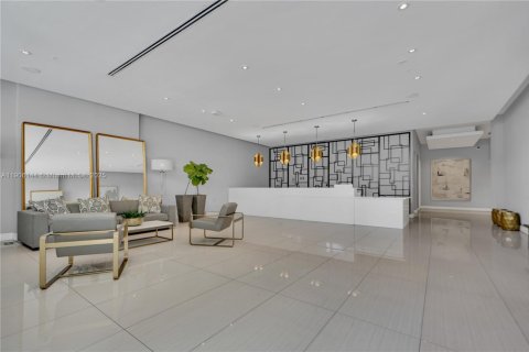 Снять в аренду кондоминиум в Майами, Флорида 2 спальни, 75.72м2, № 1956701 - фото 19