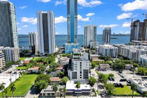 Снять в аренду кондоминиум в Майами, Флорида 2 спальни, 75.72м2, № 1956701 - фото 21