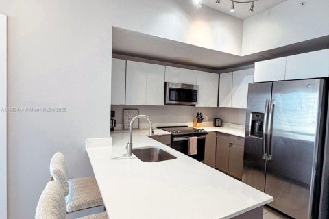 Снять в аренду кондоминиум в Майами, Флорида 2 спальни, 75.72м2, № 1956701 - фото 3
