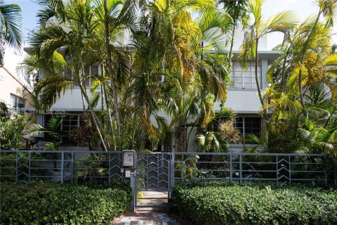 Купить кондоминиум в Майами-Бич, Флорида 1 спальня, 56.67м2, № 1986925 - фото 1