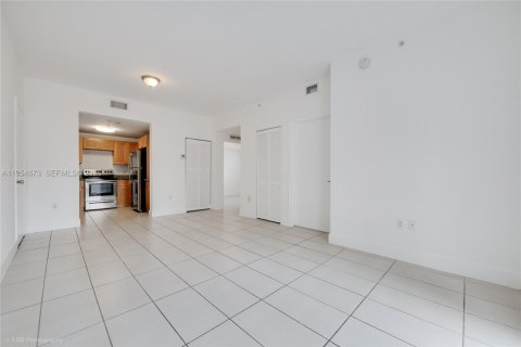 Commercial property in Miami, Florida № 2010590 - photo 11