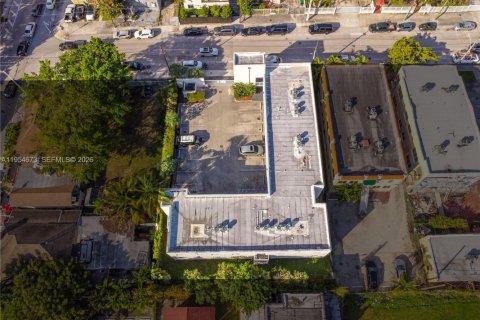 Commercial property in Miami, Florida № 2010590 - photo 19