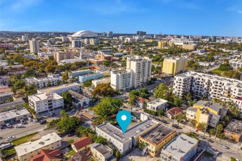 Commercial property in Miami, Florida № 2010590 - photo 21