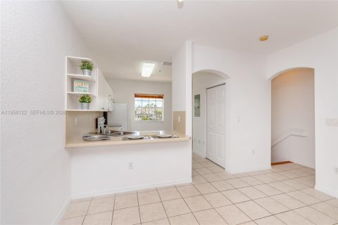 Купить таунхаус в Дорал, Флорида 3 спальни, 127.28м2, № 2020813 - фото 4