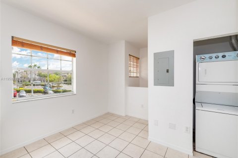 Купить таунхаус в Дорал, Флорида 3 спальни, 127.28м2, № 2020813 - фото 10