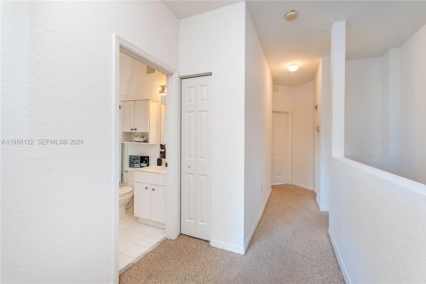 Купить таунхаус в Дорал, Флорида 3 спальни, 127.28м2, № 2020813 - фото 13