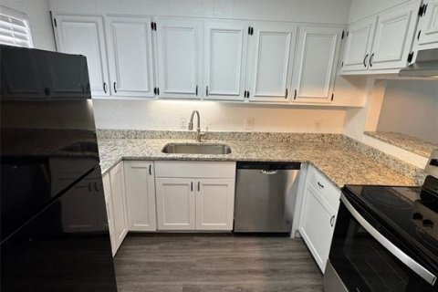 Touwnhouse à louer à Ocala, Floride: 2 chambres, 111.48 m2 № 2398868 - photo 4