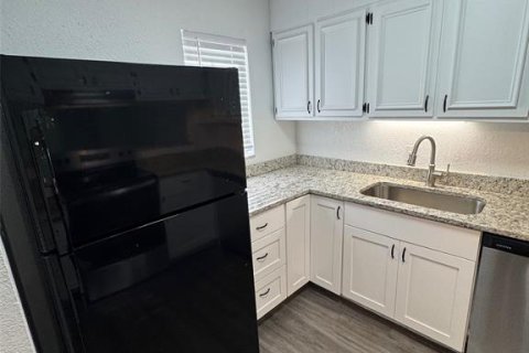 Touwnhouse à louer à Ocala, Floride: 2 chambres, 111.48 m2 № 2398868 - photo 5