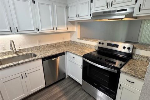 Touwnhouse à louer à Ocala, Floride: 2 chambres, 111.48 m2 № 2398868 - photo 3