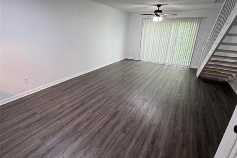 Touwnhouse à louer à Ocala, Floride: 2 chambres, 111.48 m2 № 2398868 - photo 6