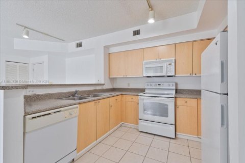 Купить кондоминиум в Тамарак, Флорида 2 спальни, 91.14м2, № 1896125 - фото 5