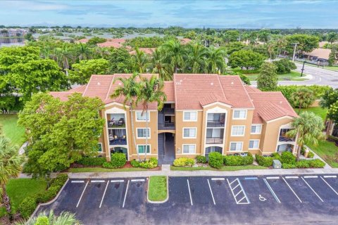 Купить кондоминиум в Тамарак, Флорида 2 спальни, 91.14м2, № 1896125 - фото 23