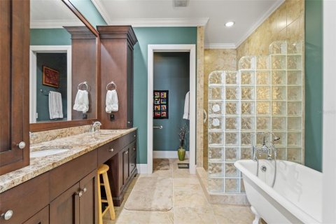 Casa en venta en Tampa, Florida, 4 dormitorios, 268.3 m2 № 1905690 - foto 18