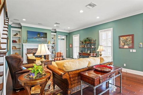 Casa en venta en Tampa, Florida, 4 dormitorios, 268.3 m2 № 1905690 - foto 13