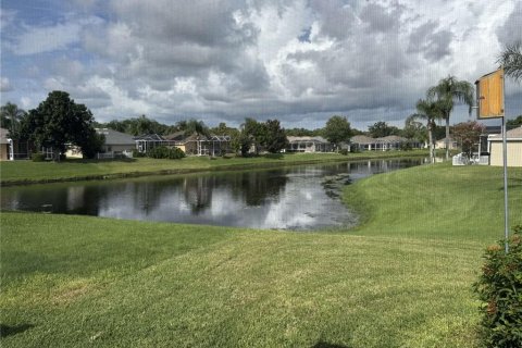 House in Land O' Lakes, Florida 4 bedrooms, 223.62 sq.m. № 2394410 - photo 2