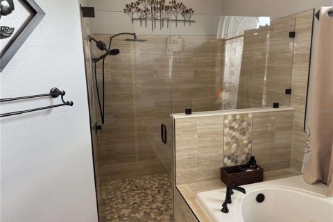 House in Land O' Lakes, Florida 4 bedrooms, 223.62 sq.m. № 2394410 - photo 17
