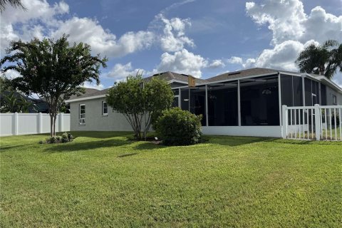 House in Land O' Lakes, Florida 4 bedrooms, 223.62 sq.m. № 2394410 - photo 6