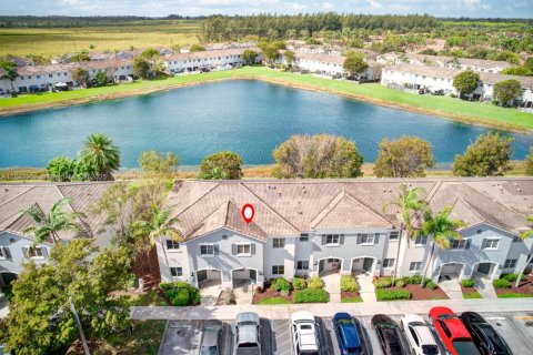 Купить таунхаус в Хомстед, Флорида 3 спальни, 140.19м2, № 1978153 - фото 6