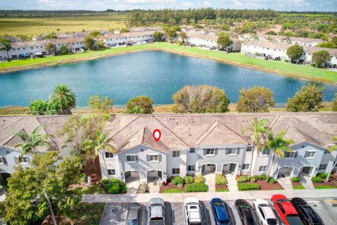 Купить таунхаус в Хомстед, Флорида 3 спальни, 140.19м2, № 1978153 - фото 8