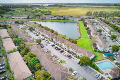 Таунхаус в Хомстед, Флорида 3 спальни, 140.19м2 № 1978153