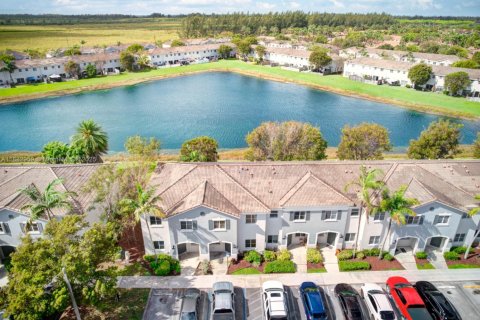 Купить таунхаус в Хомстед, Флорида 3 спальни, 140.19м2, № 1978153 - фото 5