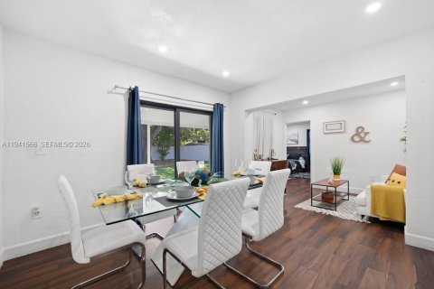 Villa ou maison à louer à Miami, Floride: 5 chambres, 180.32 m2 № 1998891 - photo 13