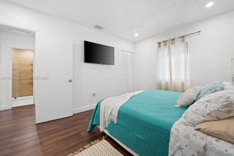 Villa ou maison à louer à Miami, Floride: 5 chambres, 180.32 m2 № 1998891 - photo 21