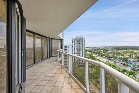 Condo in Aventura, Florida, 3 bedrooms № 2147136 - photo 20
